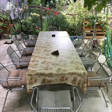 Nikola בית הארחה צרבו